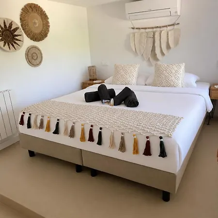 Mirella לינה וארוחת בוקר